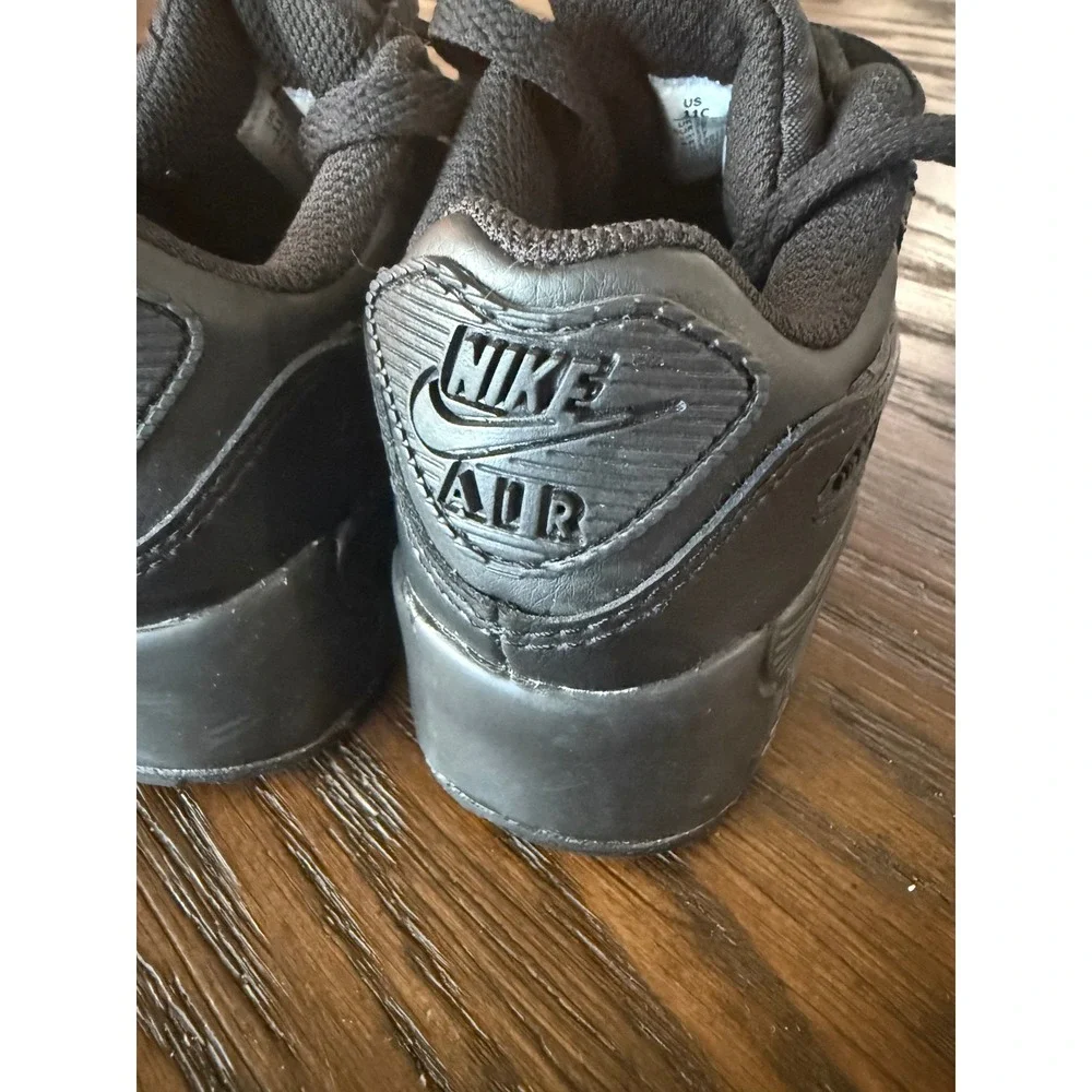 Nike Air Max 90 Sneakers Kids 11C Black Excellent Leather Low Top CD6867-001